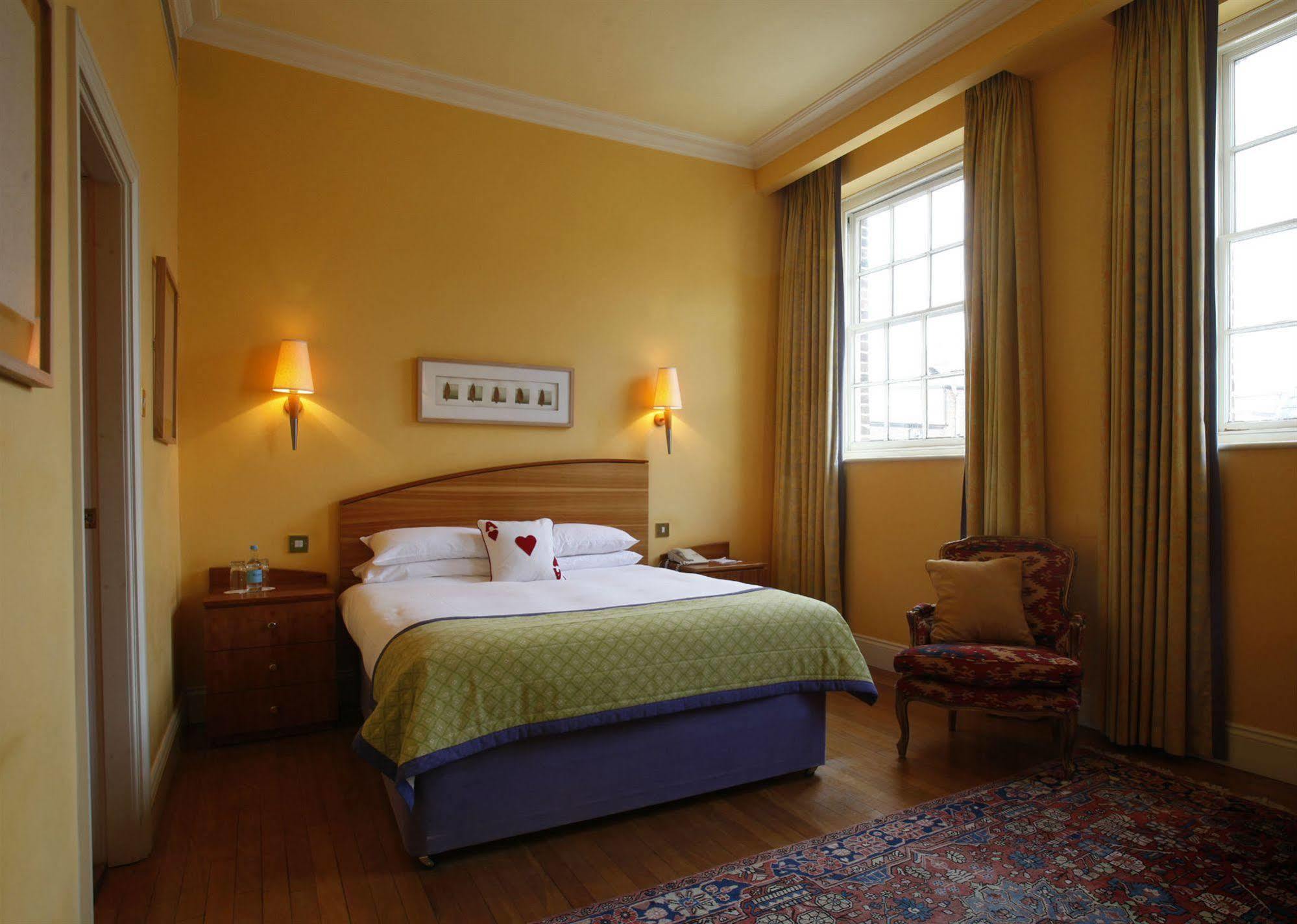 Angel Hotel Bury St. Edmunds Kültér fotó